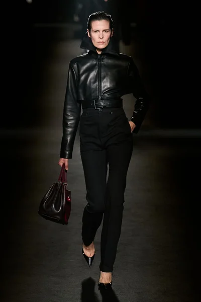 Look 9